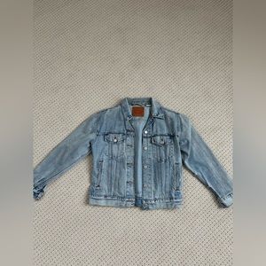 Levi’s oversized denim jacket in a medium-light wash